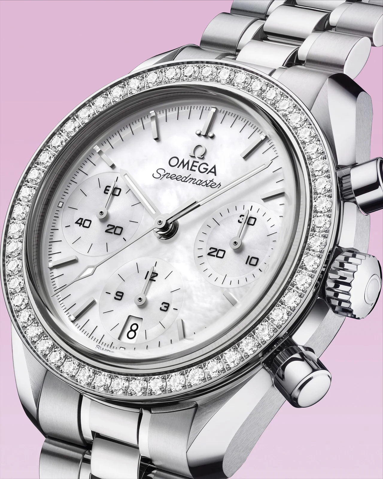OMEGA Speedmaster 38 324.15.38.50.05.001 three-quarter view