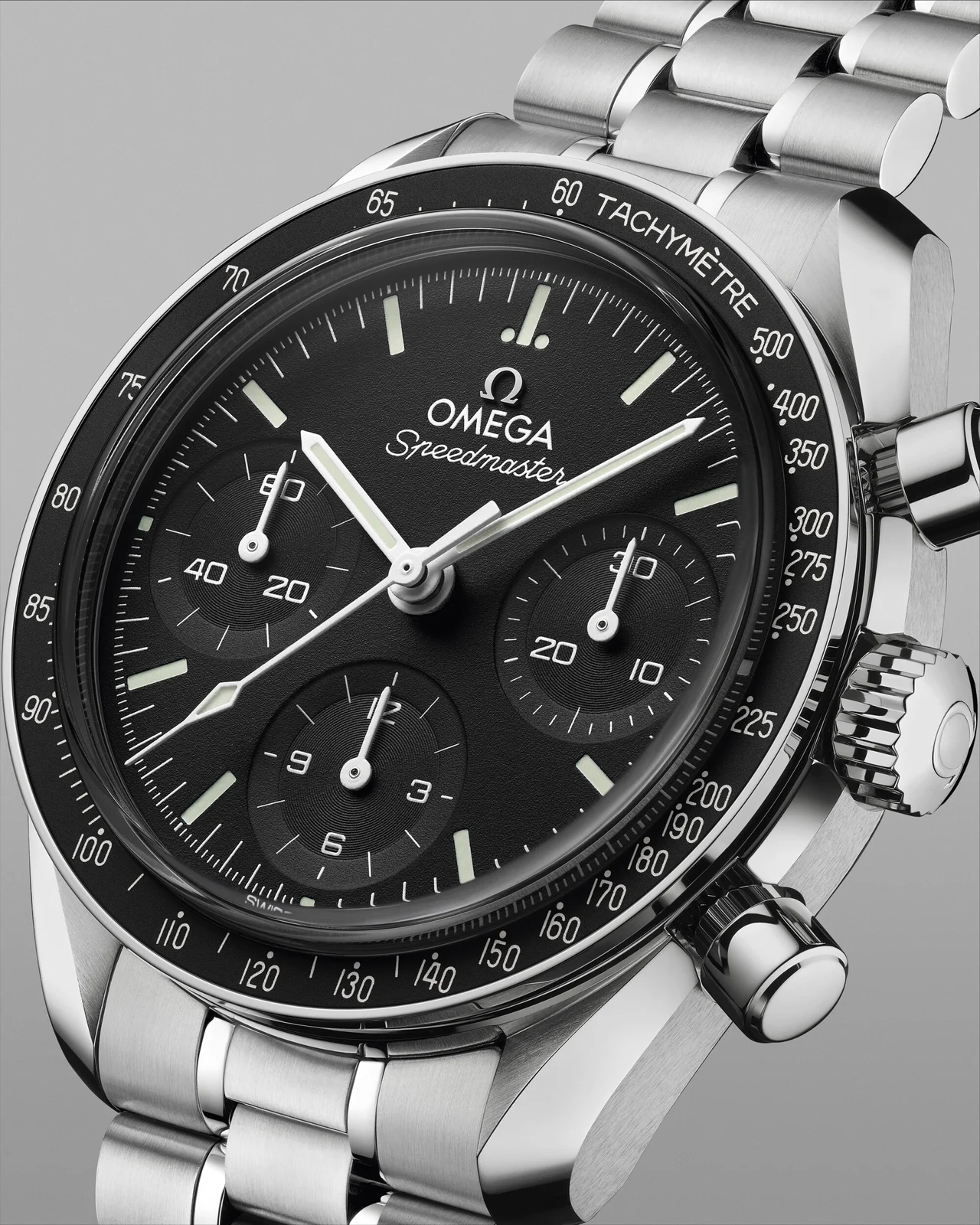 OMEGA Speedmaster 38 324.30.38.50.01.002 three-quarter view