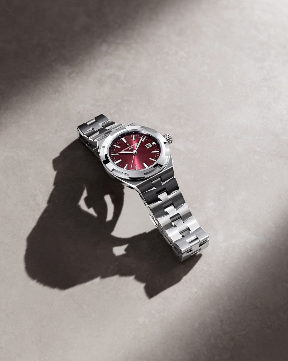 Vacheron Constantin Overseas Self-Winding 34.5mm steel lifestyle image